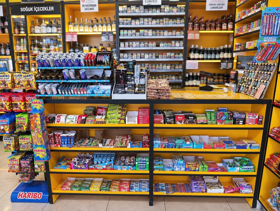 NOKTA BÜFE kasa önü ve günlük ihtiyaç ürünleri